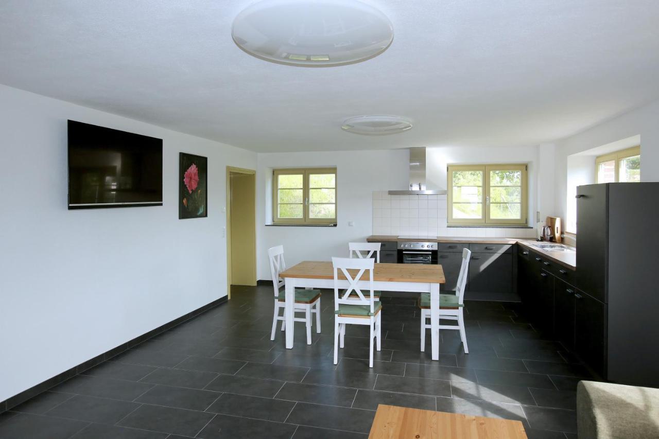 Bahnhof Hohen Mistorf Apartment Екстериор снимка