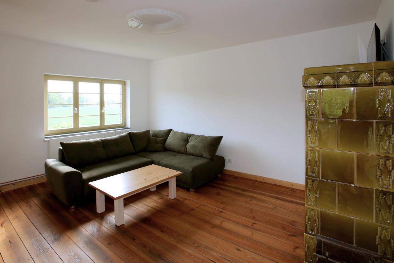 Bahnhof Hohen Mistorf Apartment Екстериор снимка