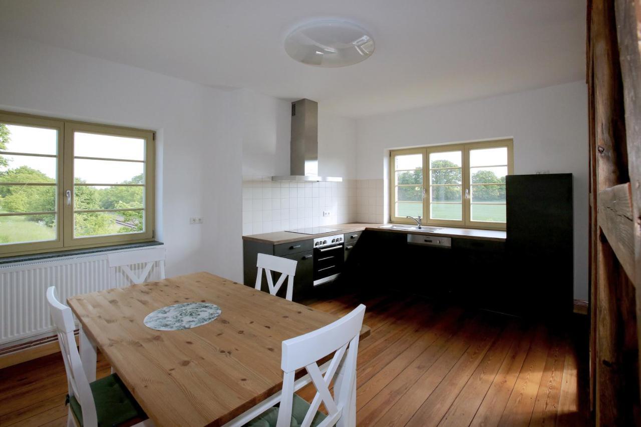Bahnhof Hohen Mistorf Apartment Екстериор снимка