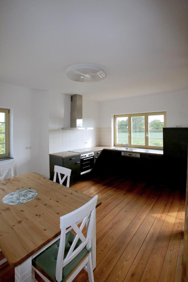 Bahnhof Hohen Mistorf Apartment Екстериор снимка
