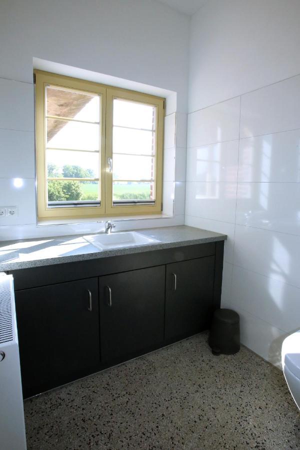 Bahnhof Hohen Mistorf Apartment Екстериор снимка