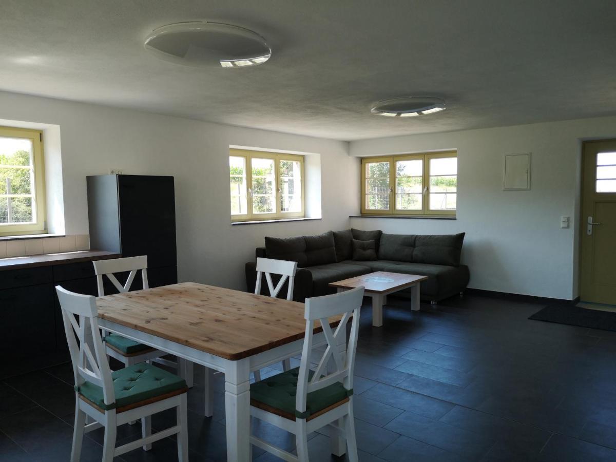 Bahnhof Hohen Mistorf Apartment Екстериор снимка